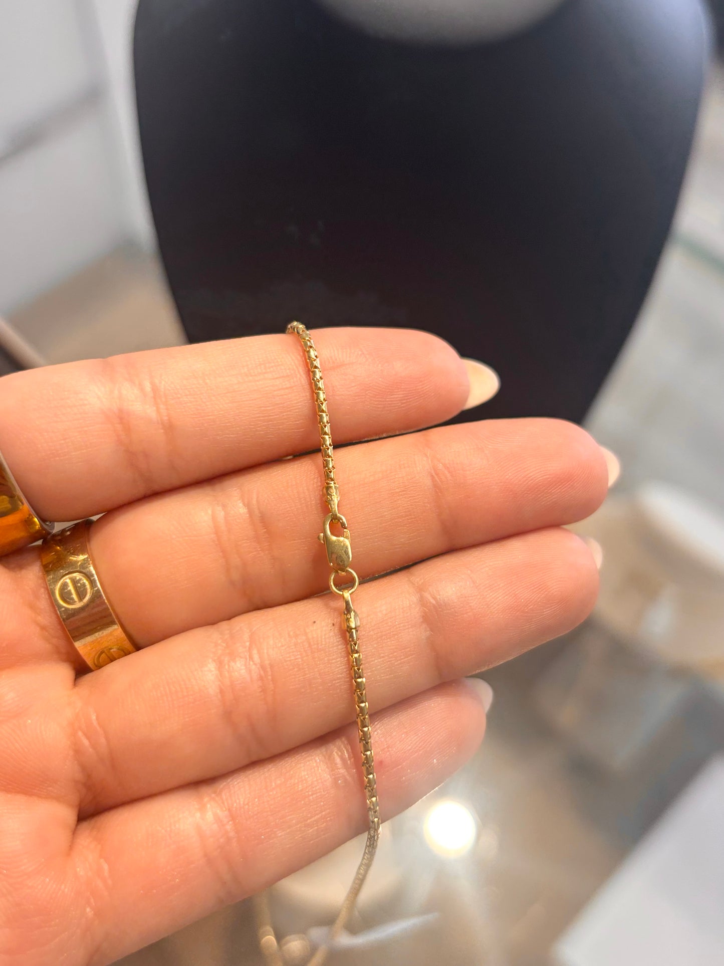 Round style necklace 14k