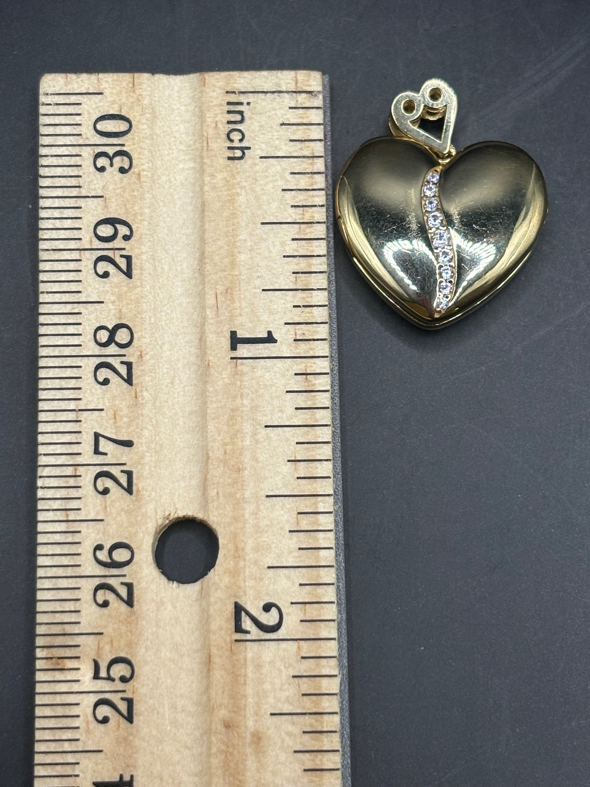 14k relicario corazón cz