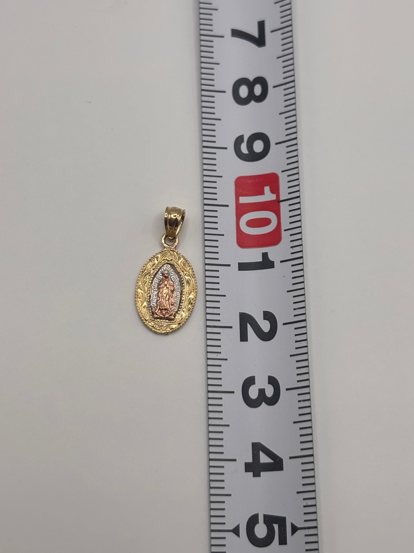 Virgencita charm 14k