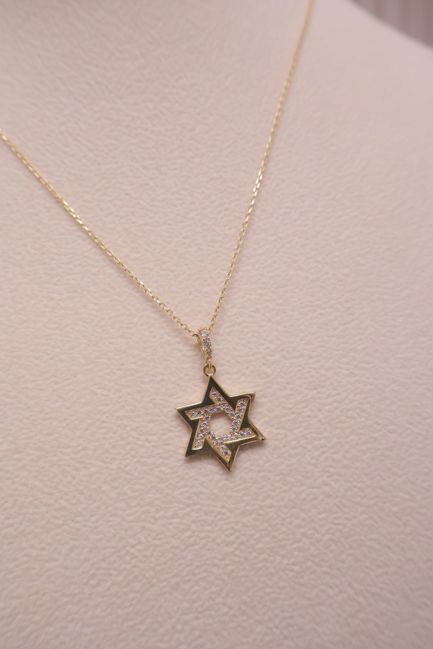 Cadena mujer y dije estrella David 14k