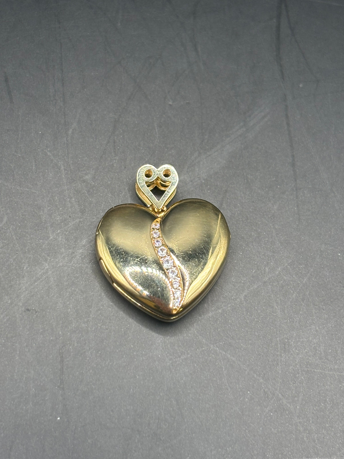 14k relicario corazón cz