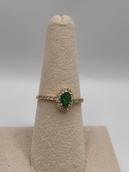 Woman  Green CZ ring 10k