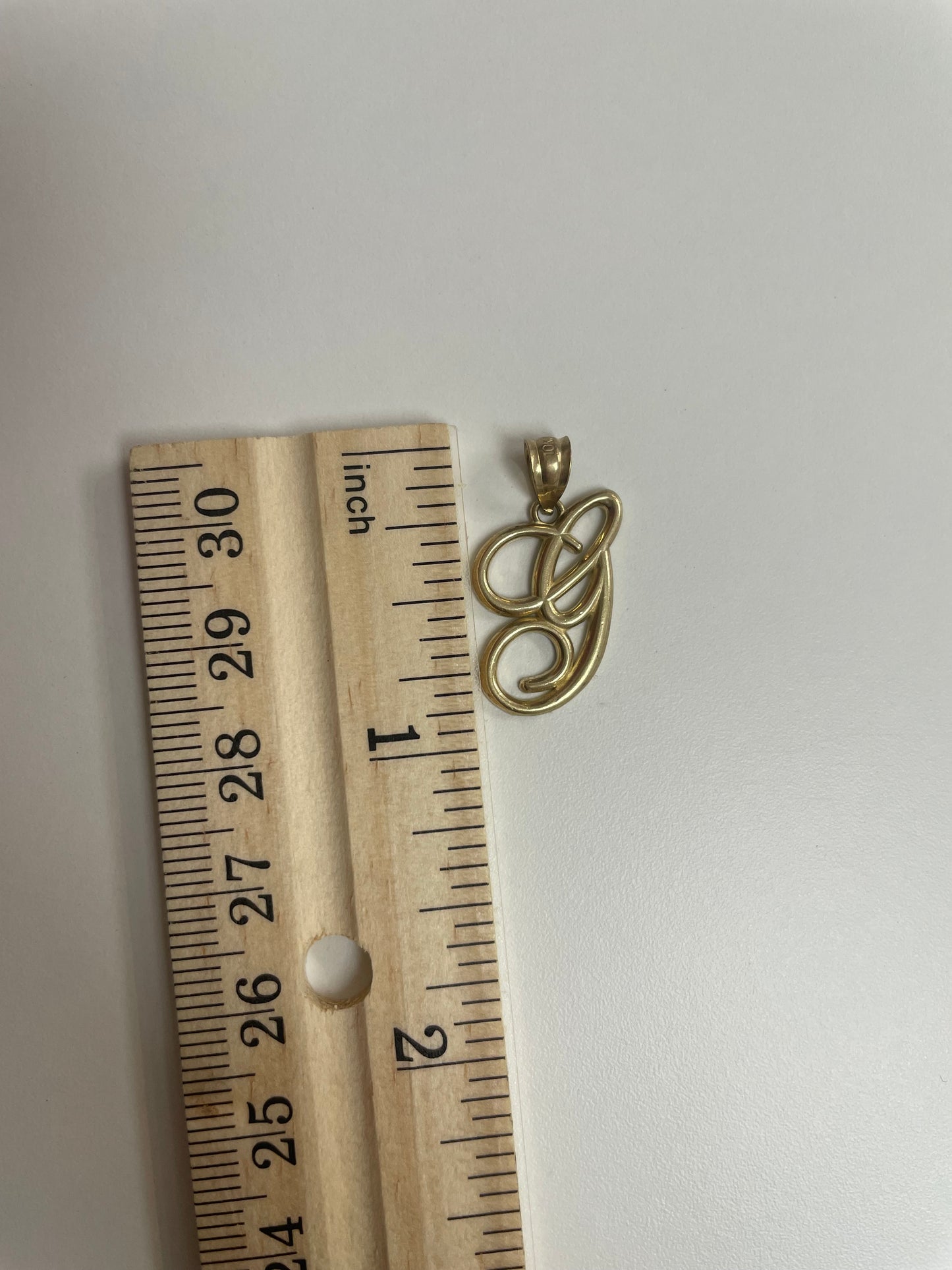 10k initial pendant