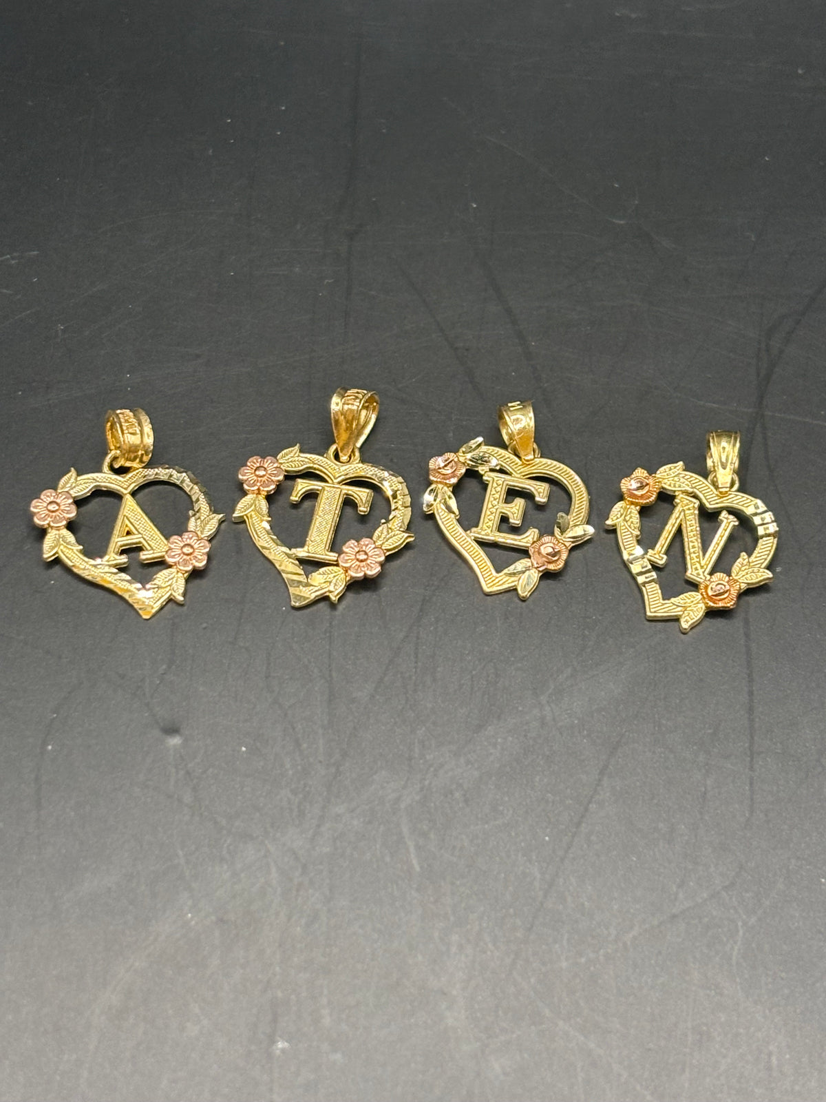 14k iniciales con diseño