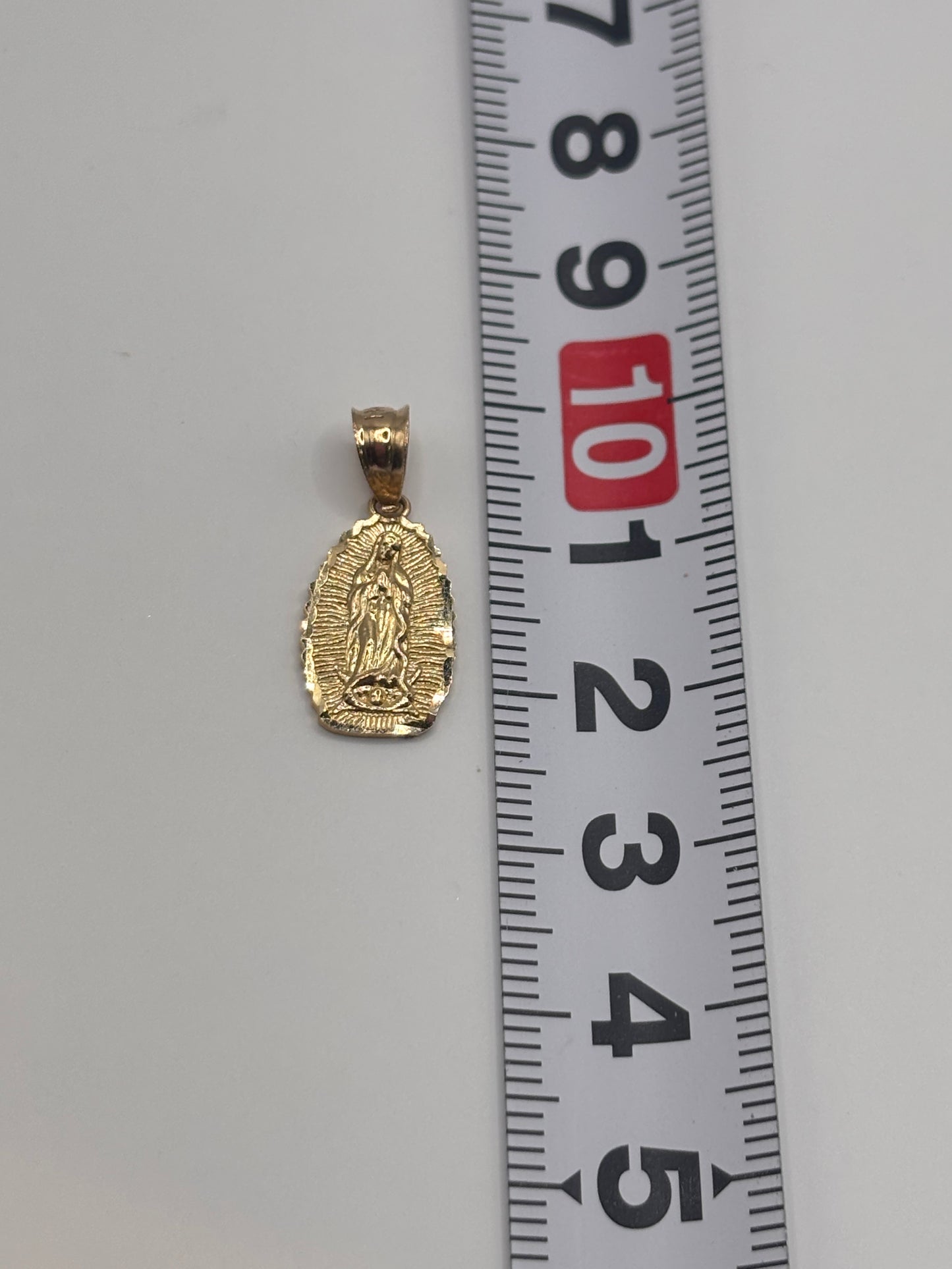 Virgencita charm 14k