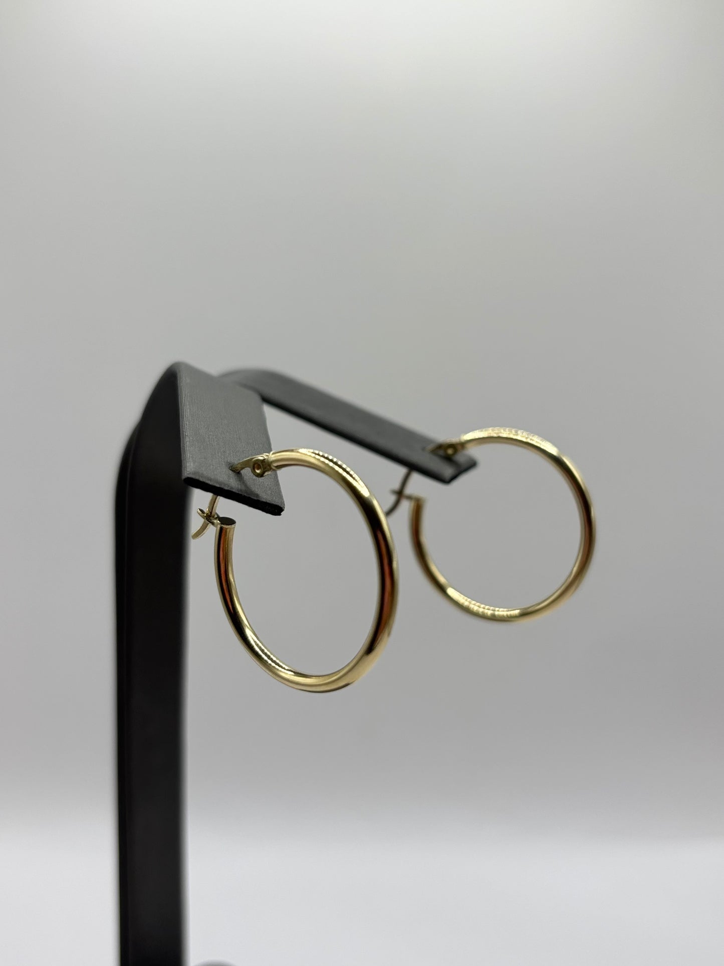 14K Gold Classic Hoop Earrings