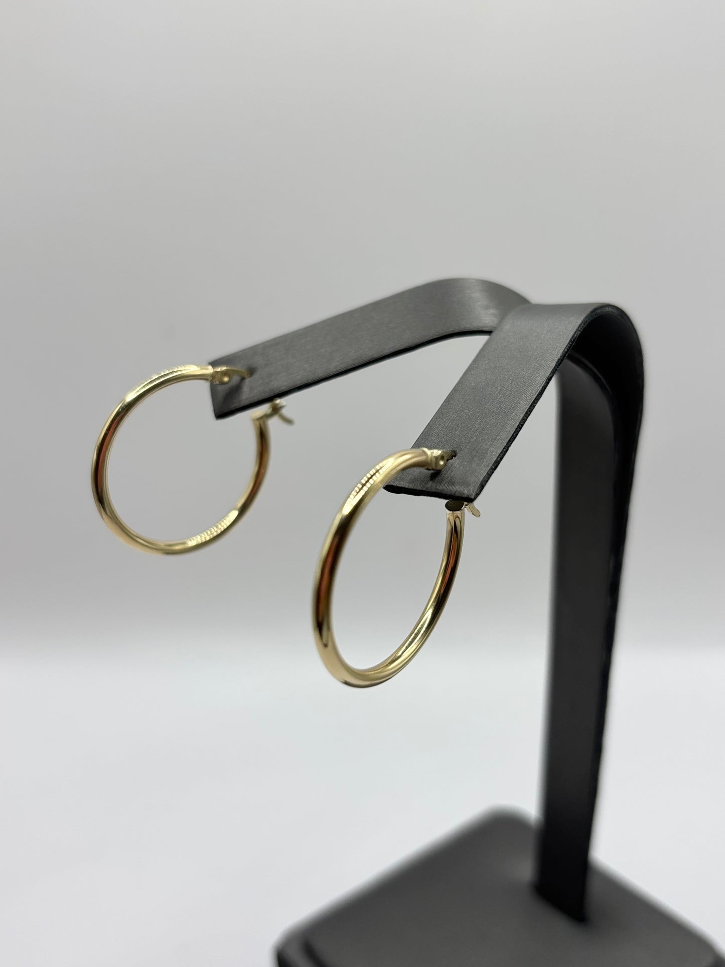 14K Gold Classic Hoop Earrings