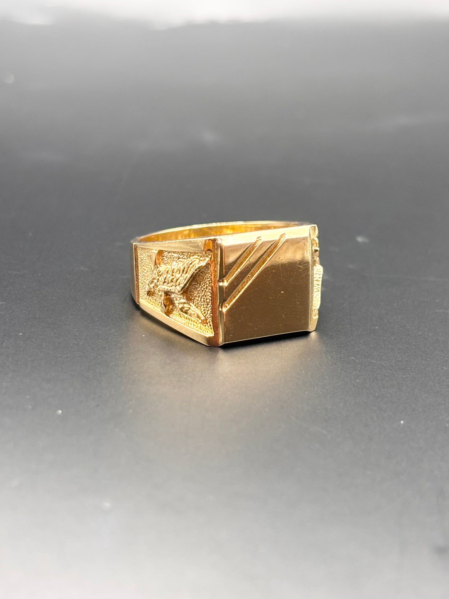 14k solid men ring sz 10.5