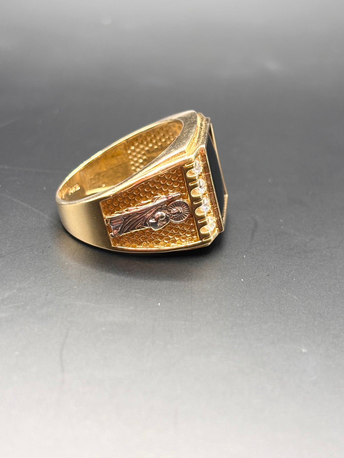 14k men ring onyx stone with San judas sz 11