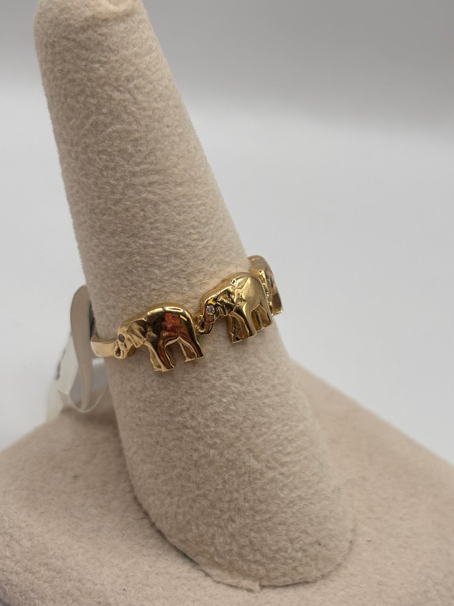 Woman 3 Elephant ring 14k