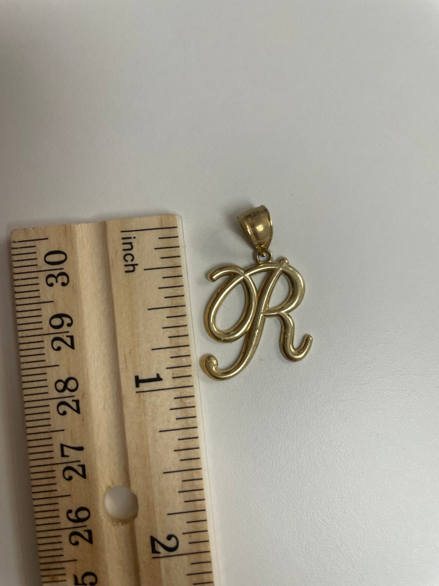 10k initial pendant