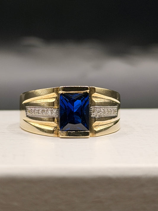 Men 10k yellow gold statement ring with blue center stone