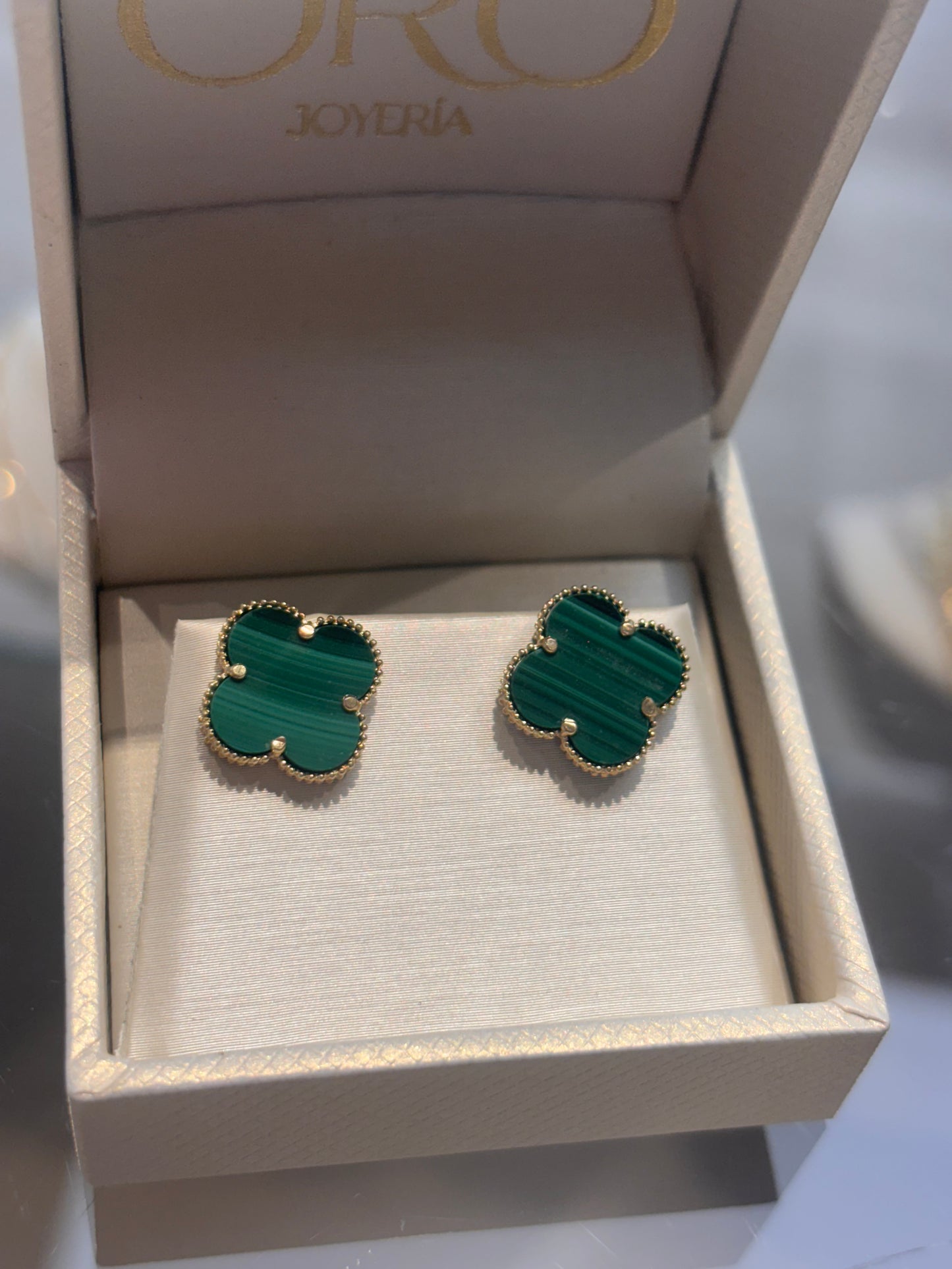 Flower earrings 14k