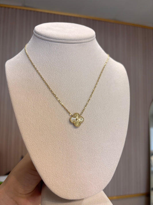Gold clover woman necklace 14k