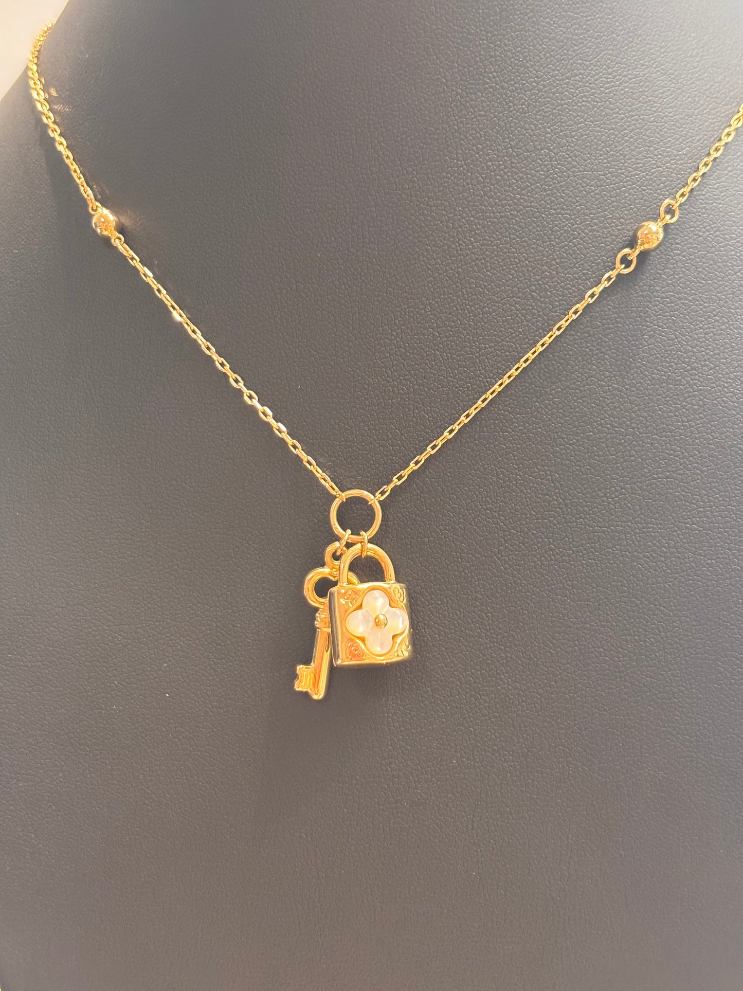 Heart and lock chain 14k