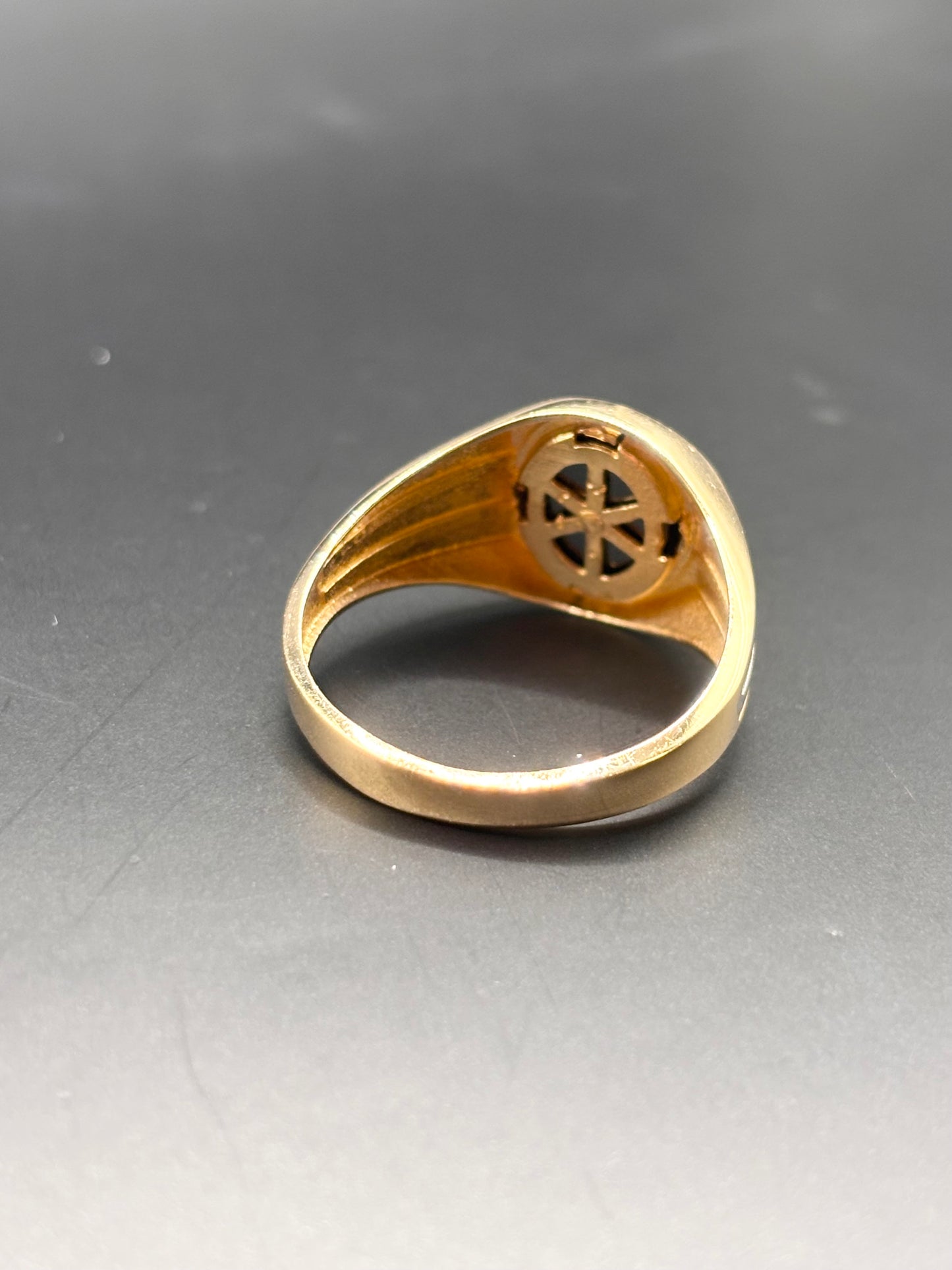 14k men ring virgencita sz 11