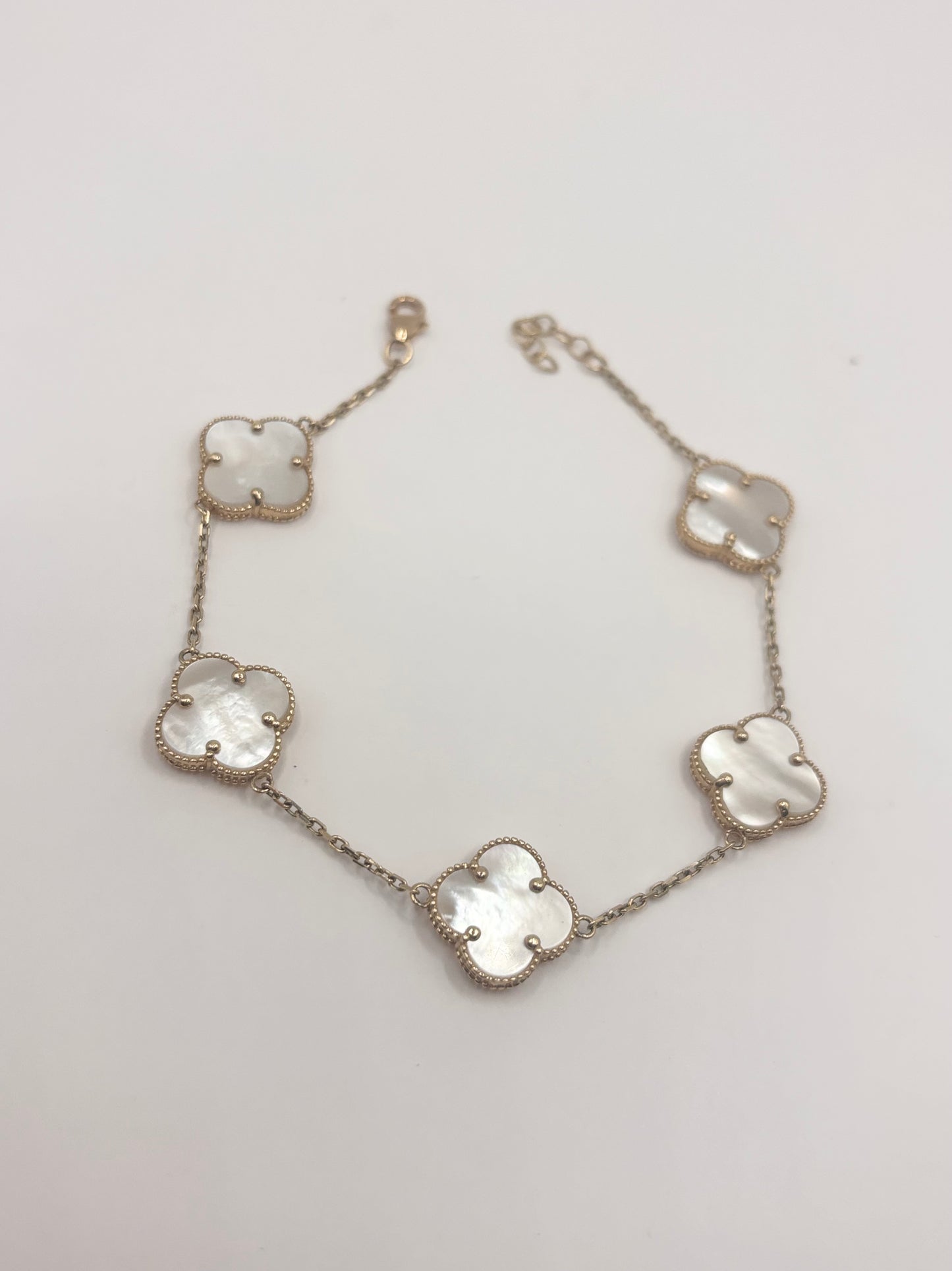 Mother of pearl bracelet 14k