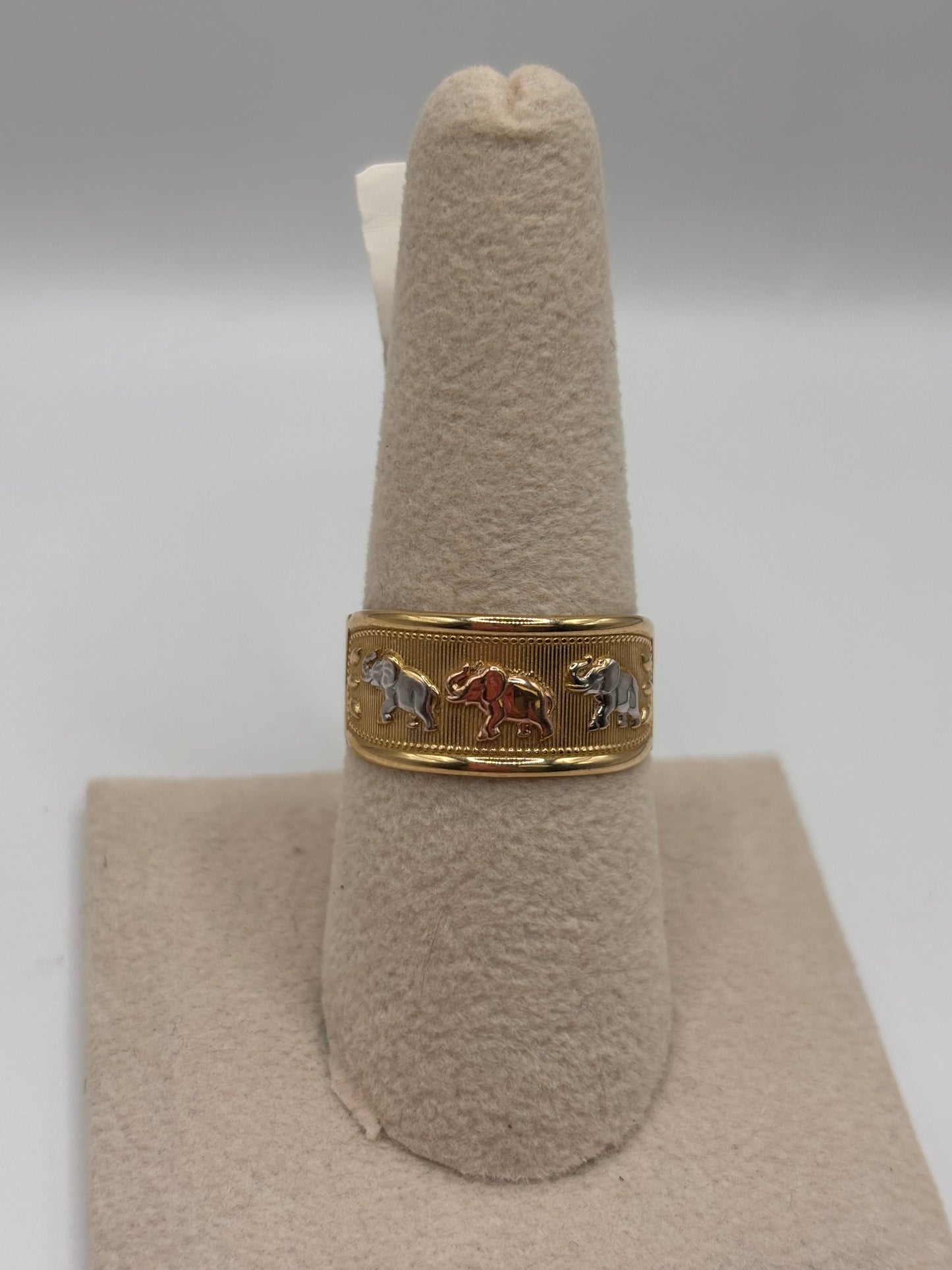 Woman Elephant ring 14k