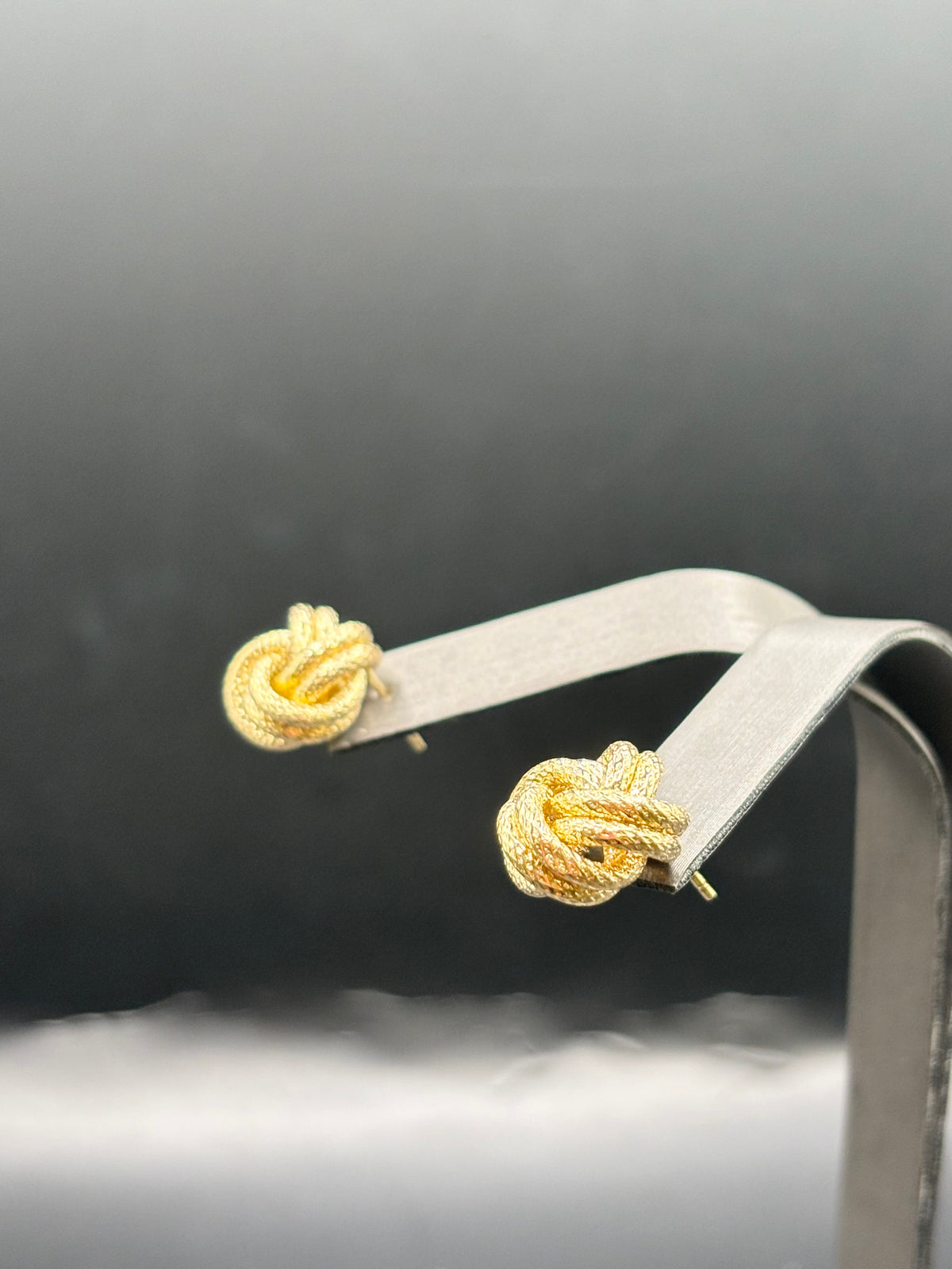 14k nudo aretes