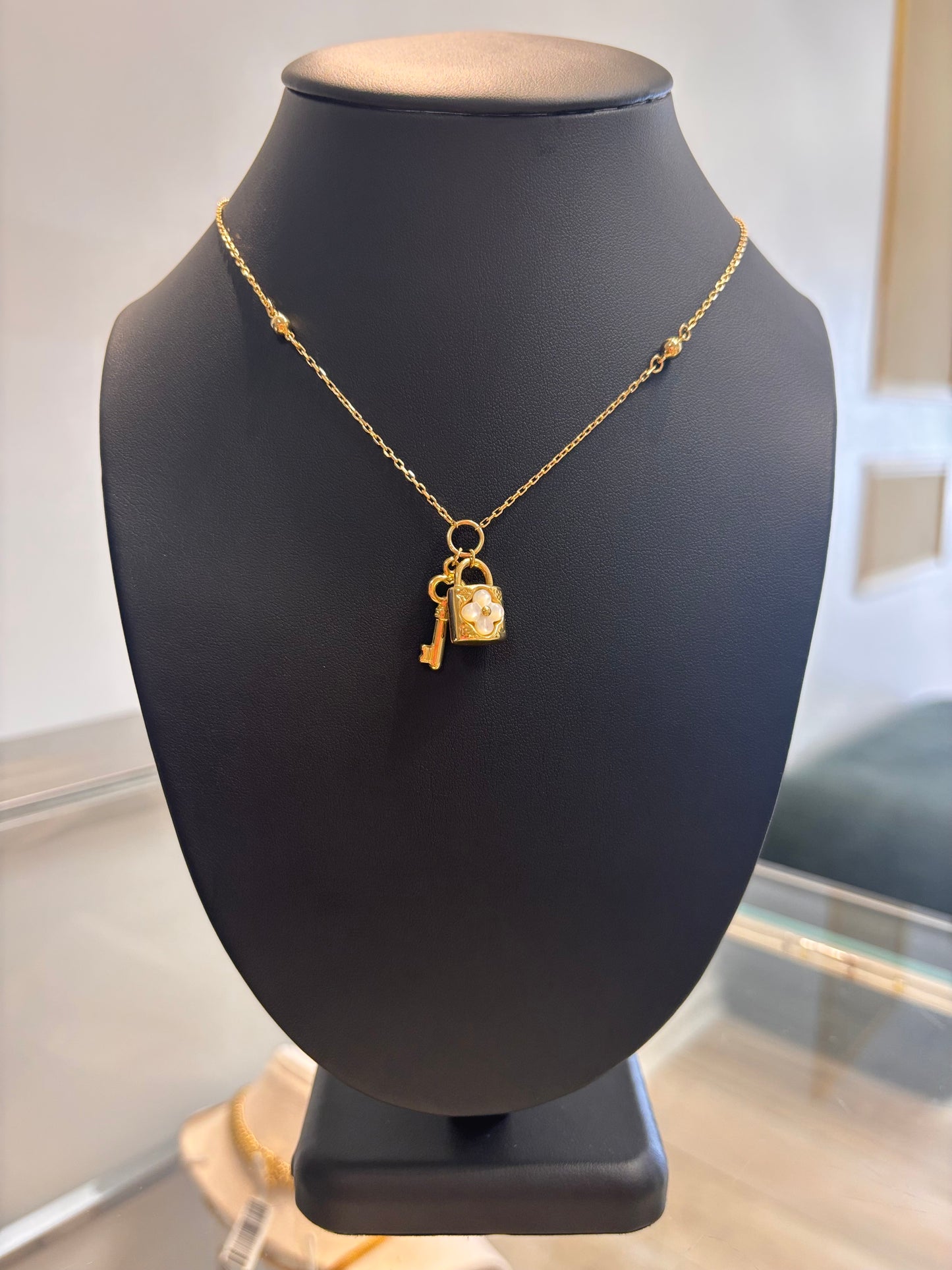 Heart and lock chain 14k