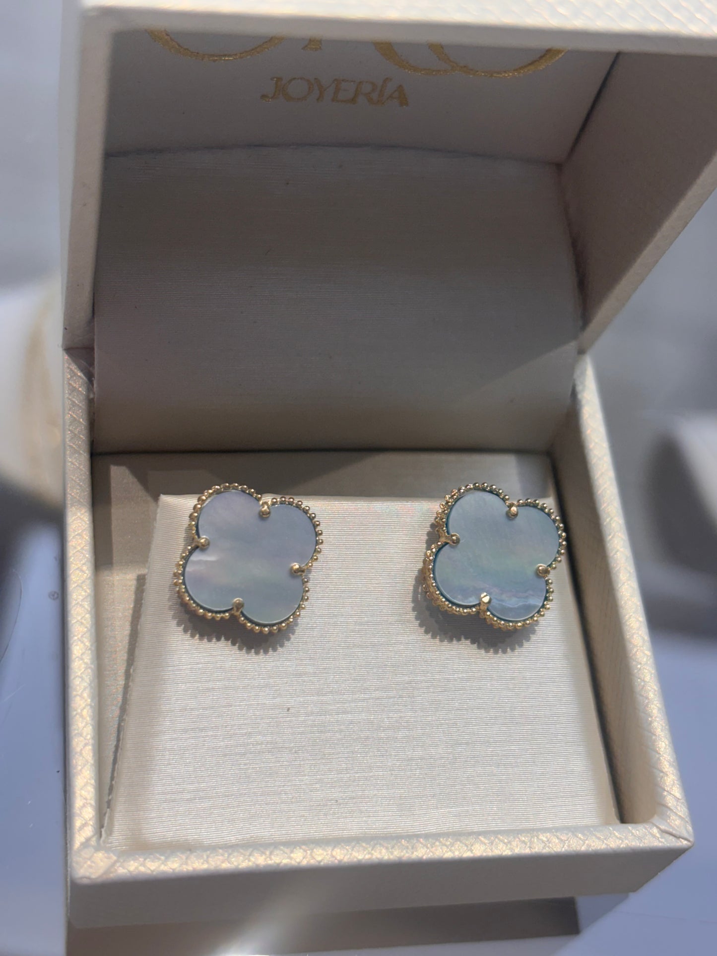 Flower earrings 14k