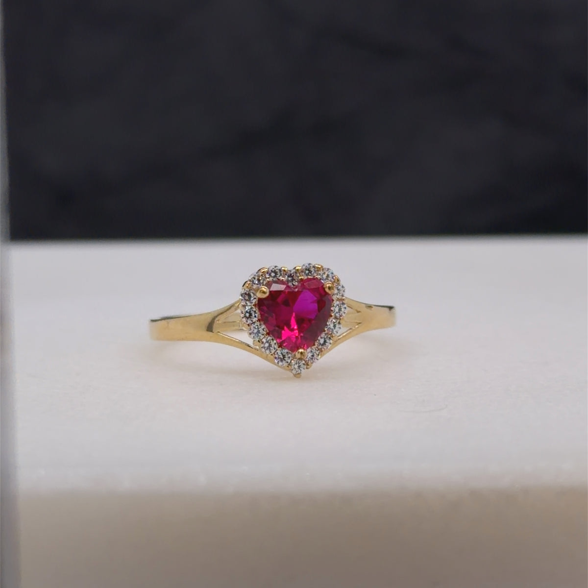 10k anillo corazón cz