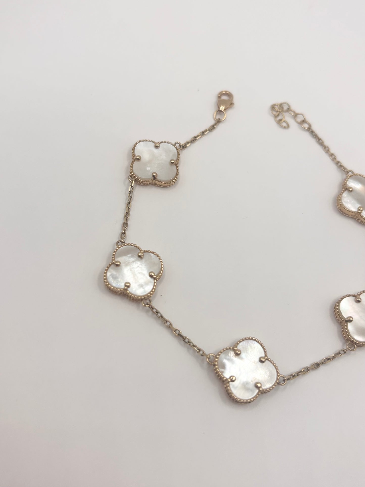 Mother of pearl bracelet 14k