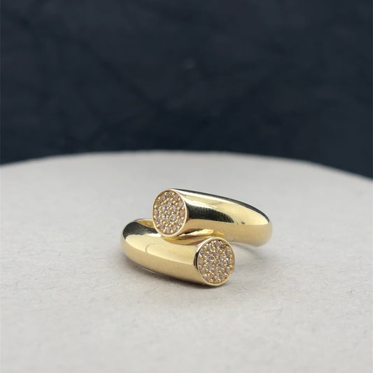 10k women ring with zirconia design