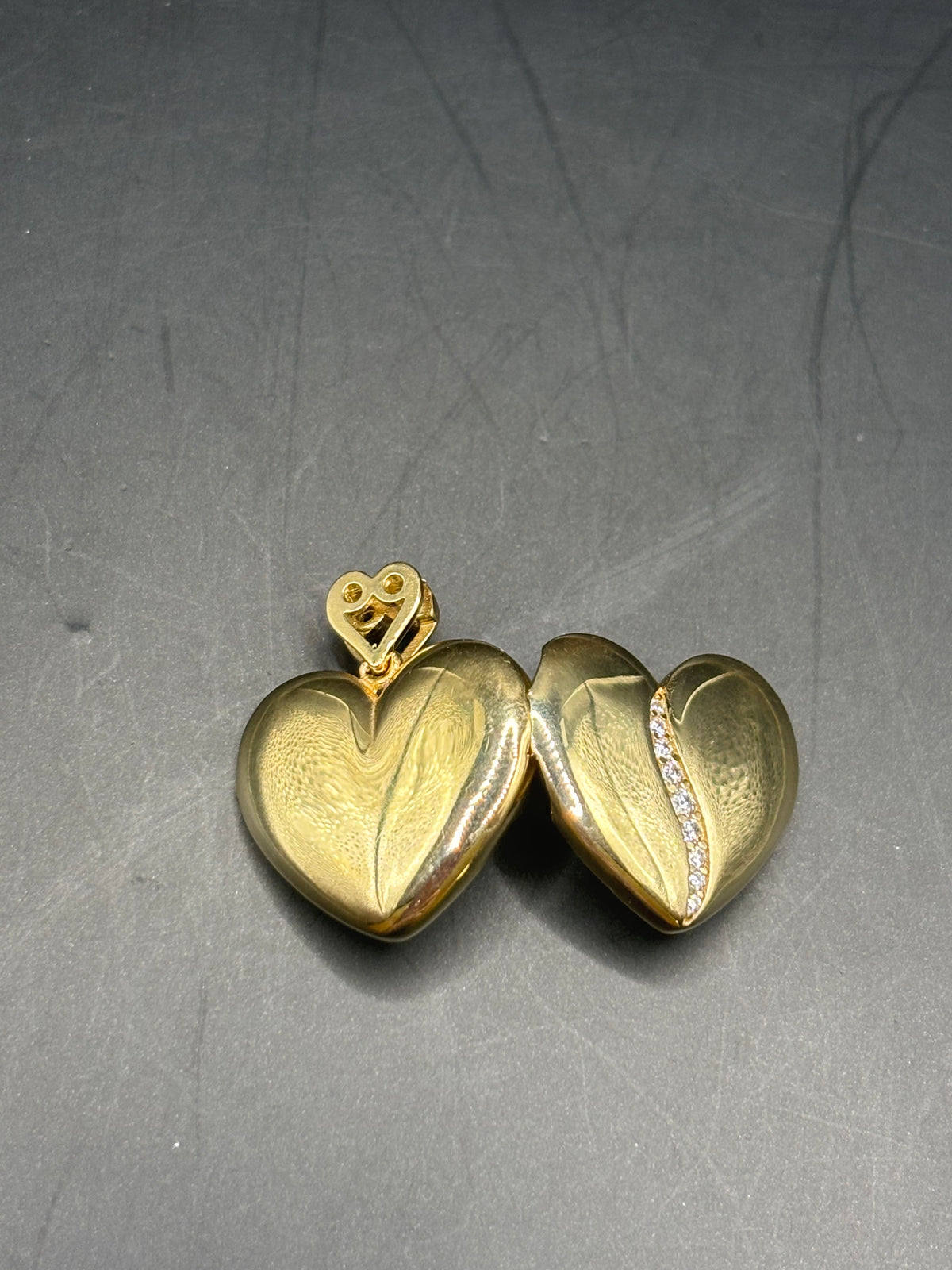 14k relicario corazón cz
