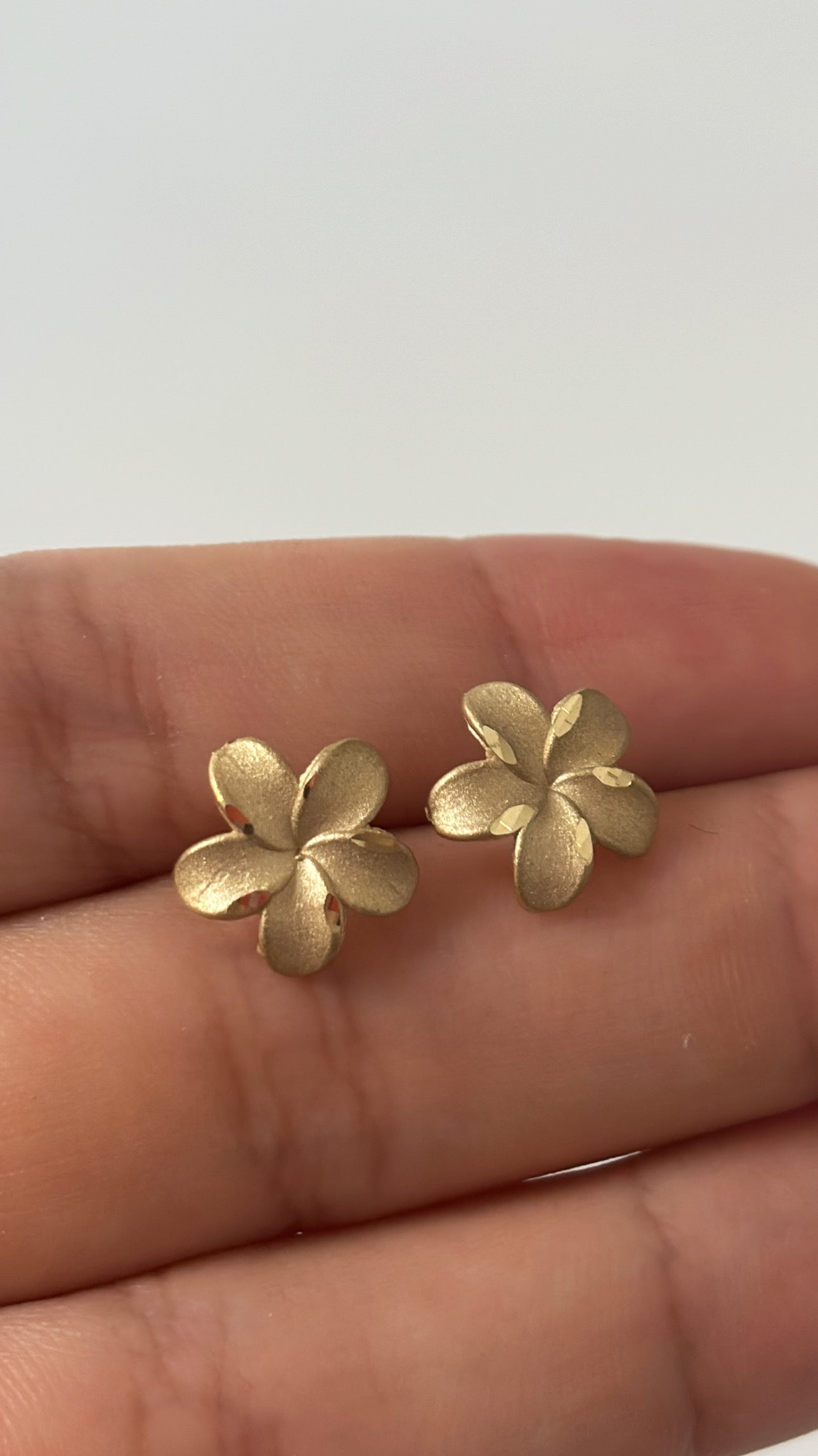 Hibiscus flowers earrings 14k