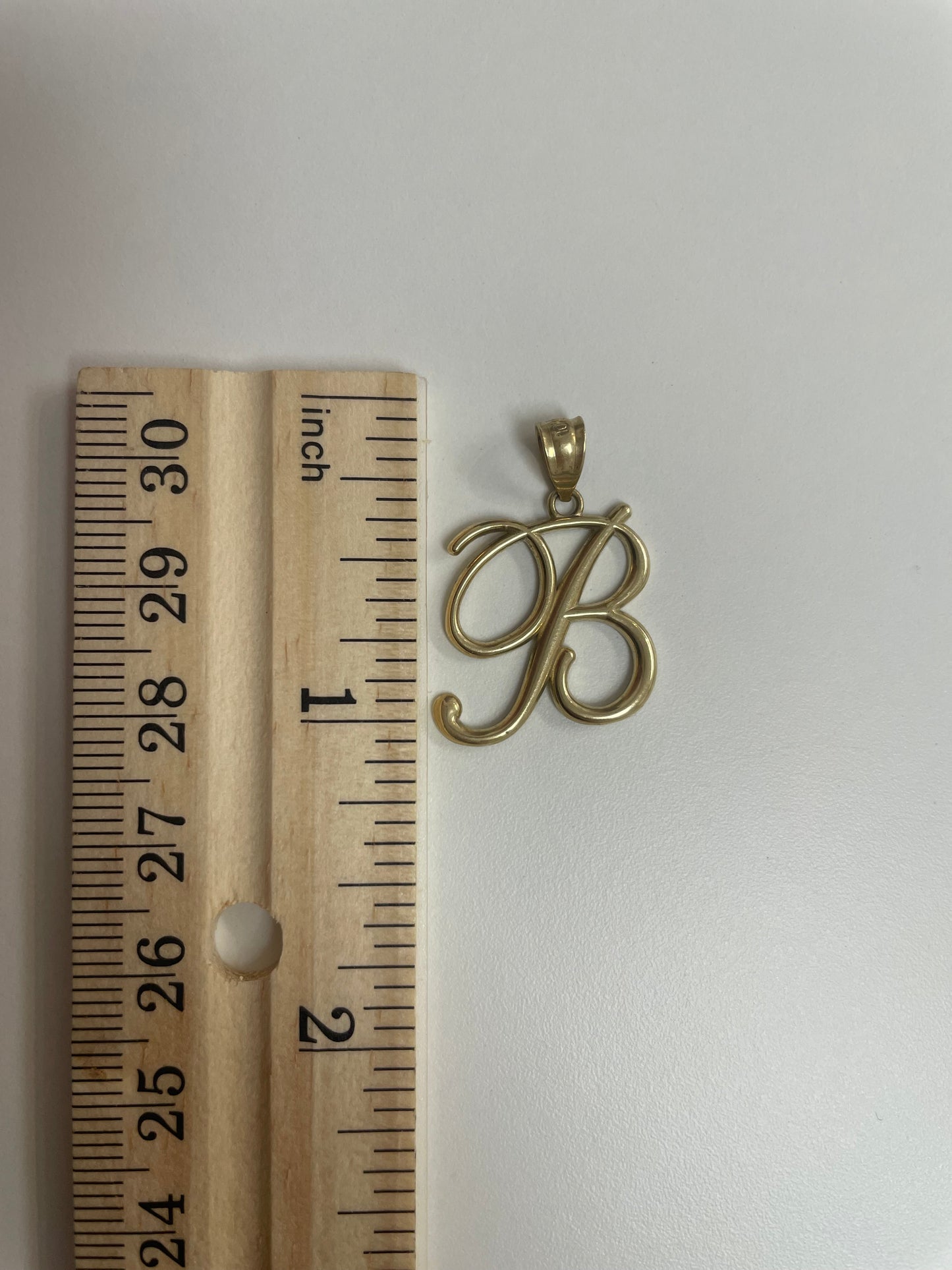 10k initial pendant