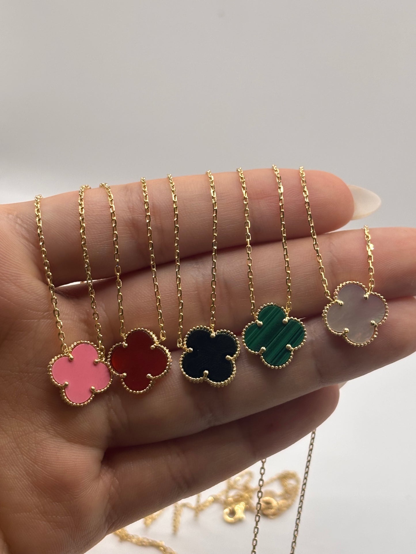 14k clover woman necklace 18"