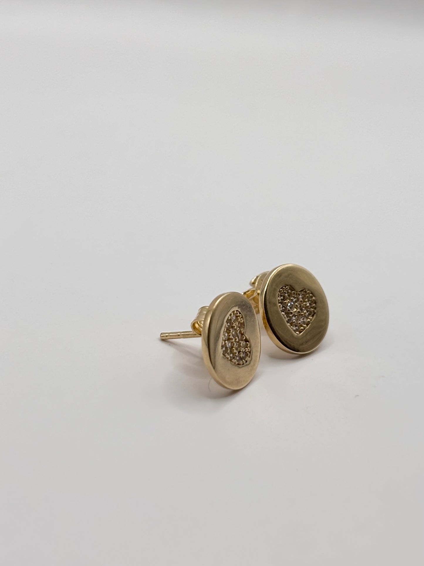 14k studs earrings round with heart